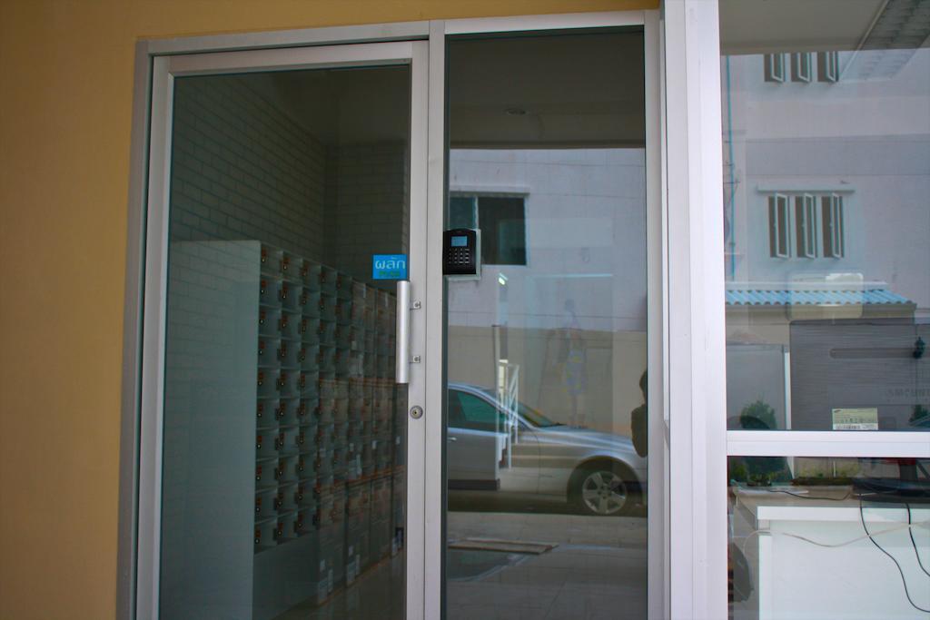 Baanbudsarin Apartment Sing Buri Eksteriør billede
